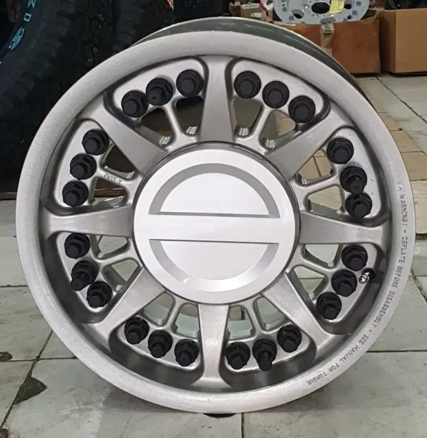 Dijual Velg Mobil HUTCHINSON HUMMER 17x8.5 M14