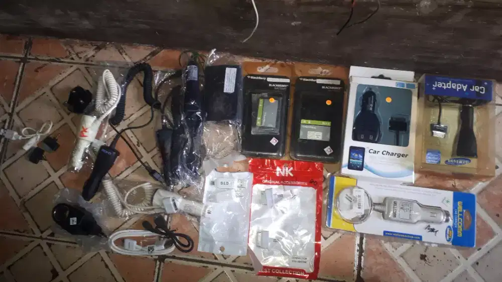 Se paket kelengkapan utk hp brg baru hrg murah ex toko tutup cpt dpt