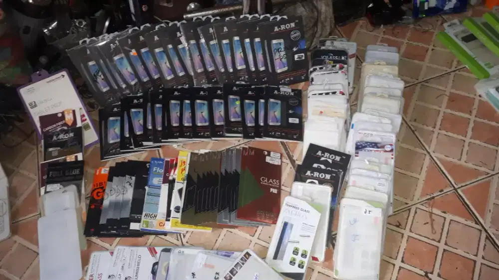 135 bh anti gores utk hp androit brg baru hrg murah ex toko tutup