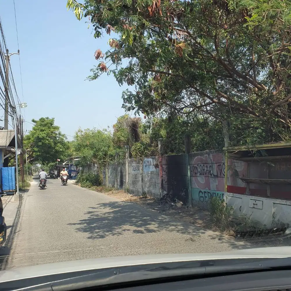 Sebuah Tanah Kosong Di Teluk Naga Ex Pabrik Blao Tanah