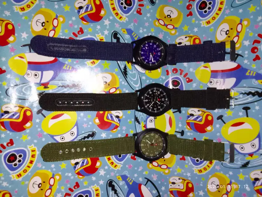 Jam Tangan Swiss Army Analog Jarum Tali Kain Strap Canvas Pria Wanita