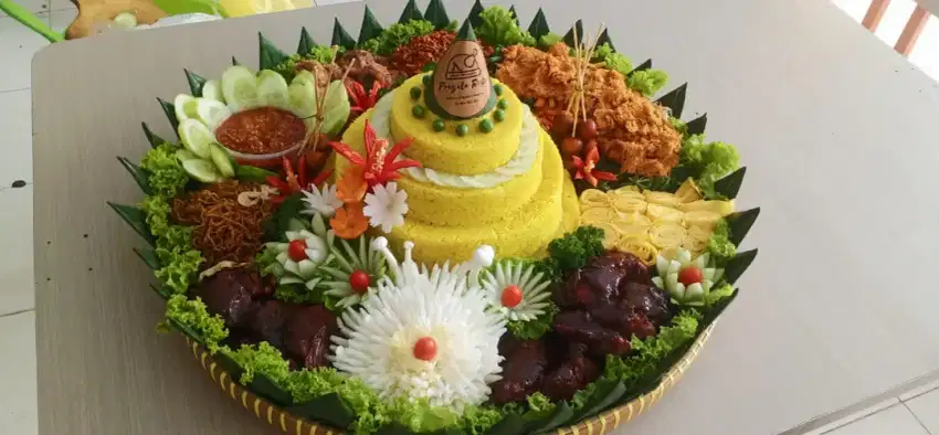 Spesial tumpeng