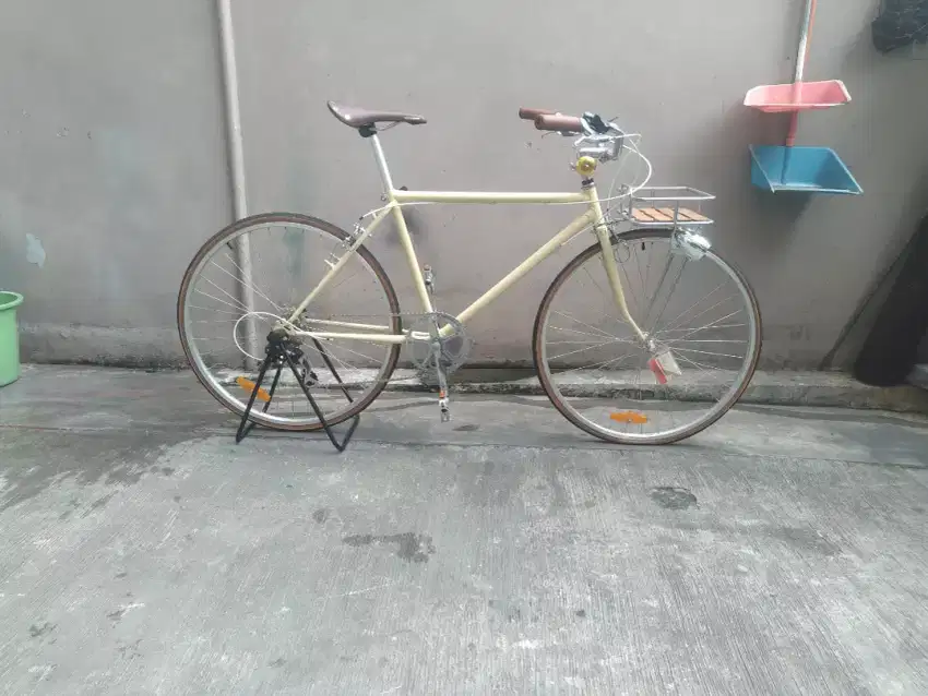 Sepeda commuter bike