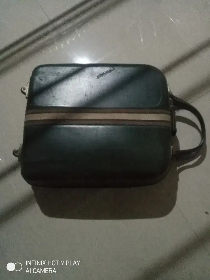 Tas kulit asli thn 1967