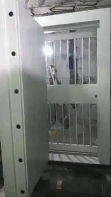 Pintu Khasanah brankas Tegal Kasanah besi Pintu Vault Door Bank Kluis