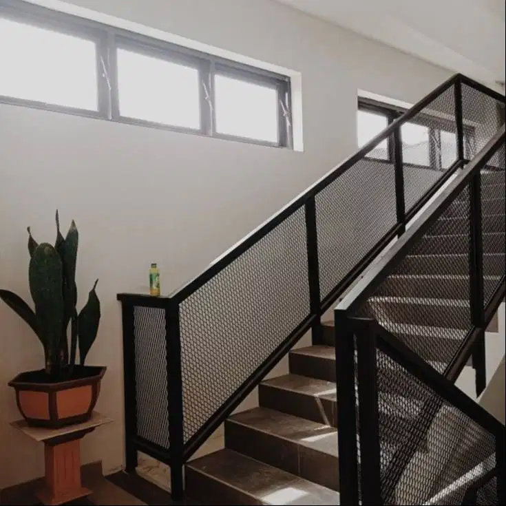 reling tangga besi minimalis