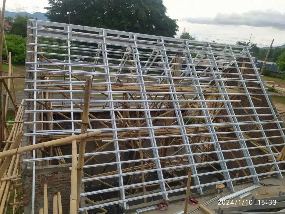 Baja ringan atap spandek dan genteng beton