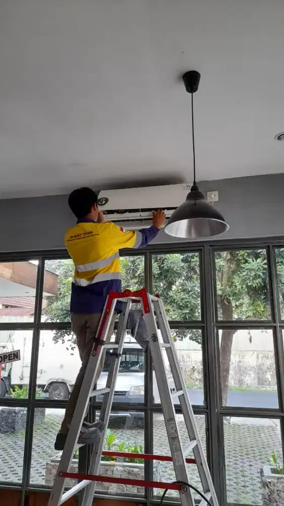 Jasa Tukang Service cleaning AC Sleman Yogyakarta