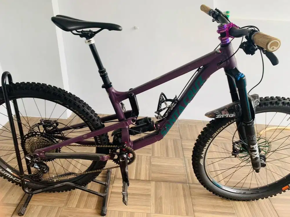 Sepeda santa cruz nomad