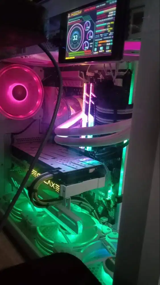 Pc gaming , di jual karna butuh laptop untuk kerja, boleh nego sedikit