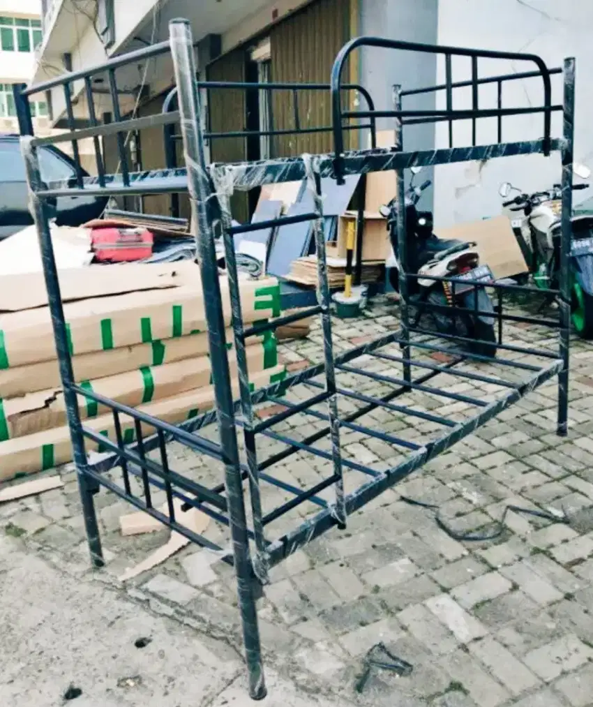 Ranjang besi 2 susun bunk bed baru