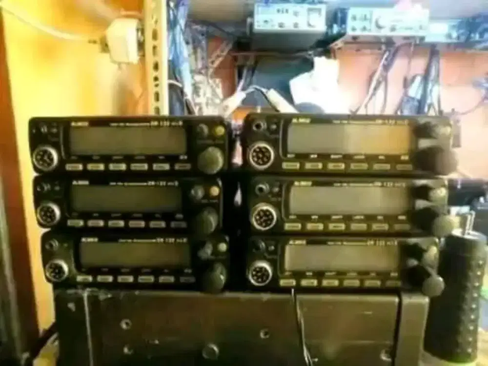 RADIO HT RIG SSB DIBELI KAMI BAYAR CASH TUNAI