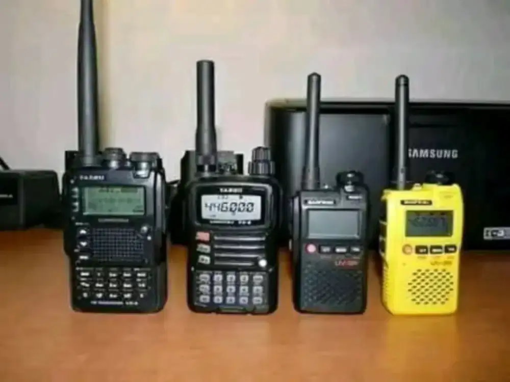 RADIO HT RIG ALAT KOMUNIKASI DIBELI CARI BELI SEGALA KONDISI BAYAR