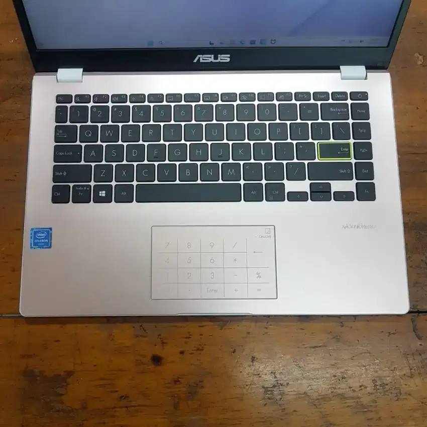 Asus E410MAO Celeron N4020 Ram SSD 512GB Ram 4GB 14 Full HD Mulus