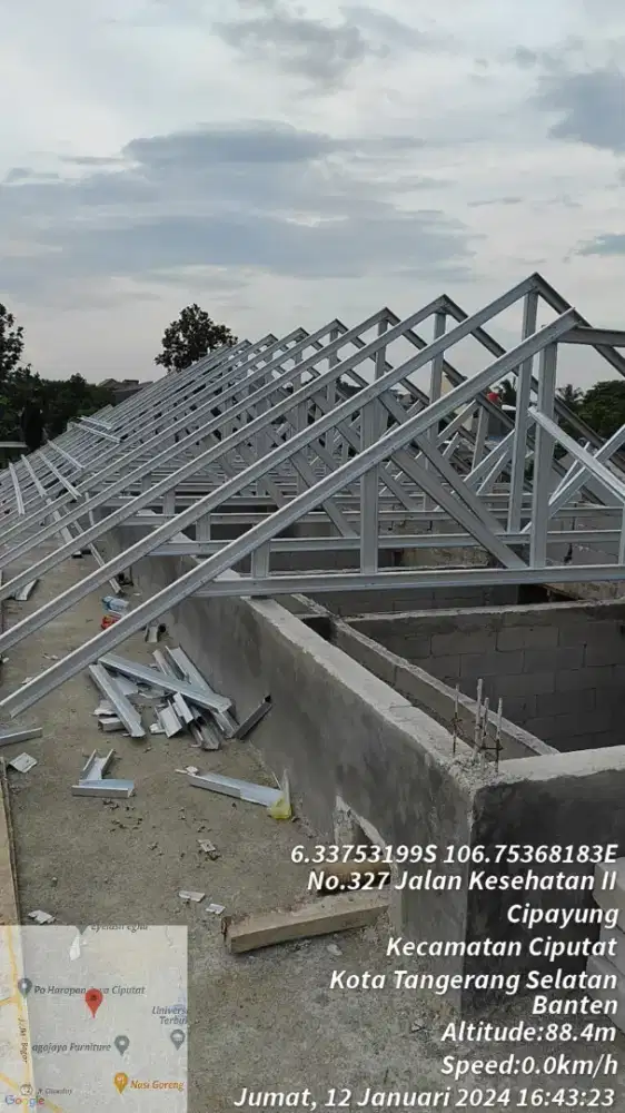 Pemasangan rangka atap baja ringan