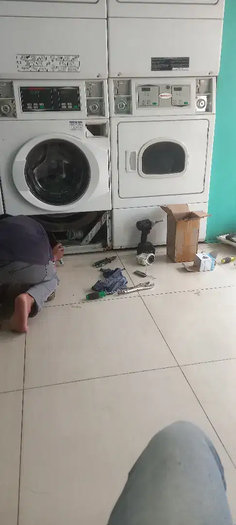 Jasa Panggilan Service mesin Front Loading Laundry ( Washer & Dryer)