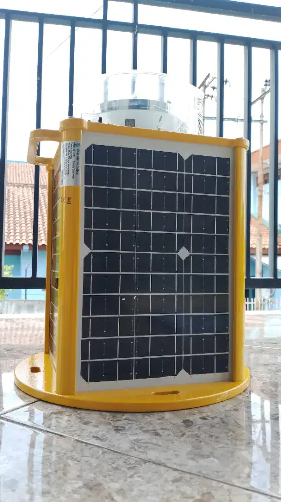 LAMPU NAVIGASI LAUT MODEL; GS-LS/HT VISUAL RANGE 12 NM