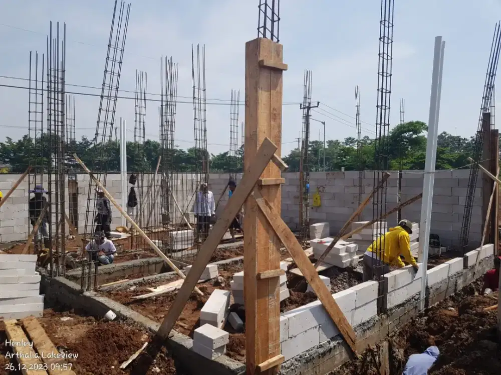 Konstruksi pengerjaan pembangunan rumah tinggal dan pembuatan mebel