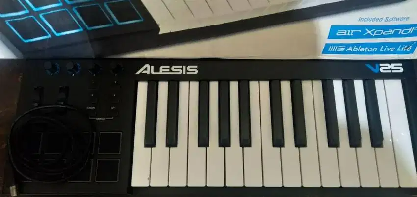 Midi Controller Alesis V25 V 25 V-25 USB Midi Controller