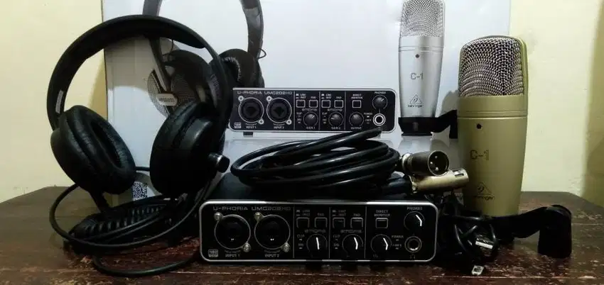 Paket Recording Podcast Behringer U-Phoria Studio Pro