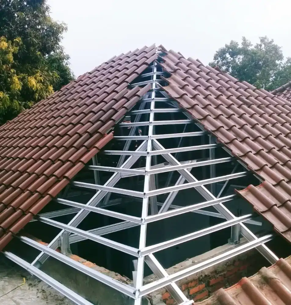 Renovasi Atap Ganti Rangka Atap Baja ringan Genteng keramik