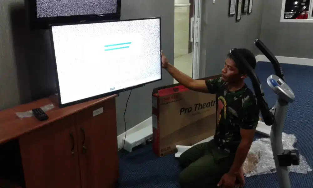 Jasa pasang breket tv LED 19-43