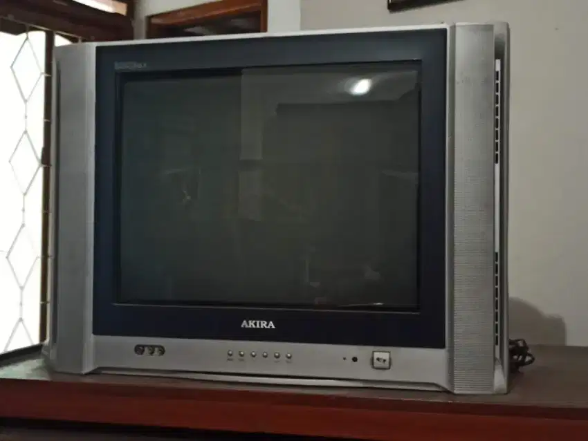 TV Akira 21 inch