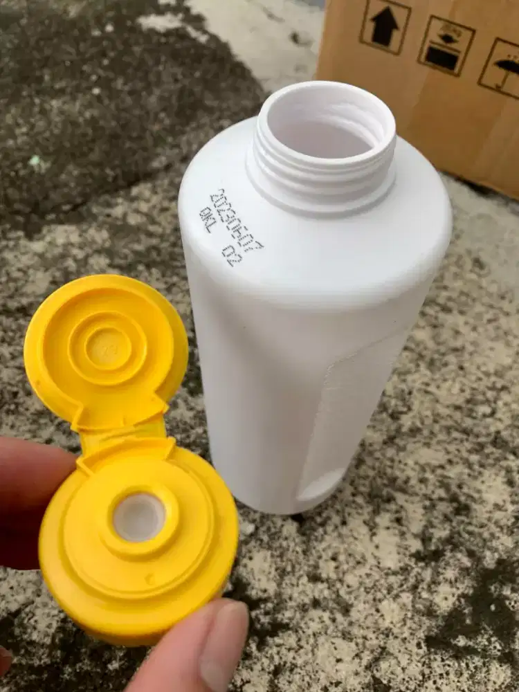 Botol plastik bekas putih tutup