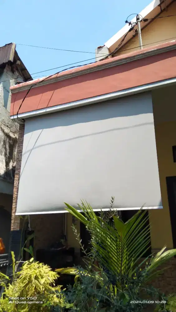 TIRAI PENAHAN TAMPIAS HUJAN DAN ULTRAVIOLET