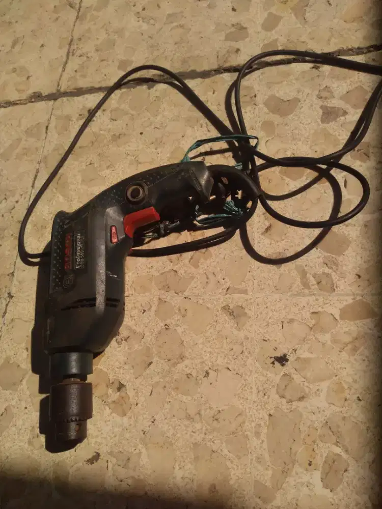 Bor merk Boss ukuran 13 mm kond hidup bisa putar kanan dan kiri murah