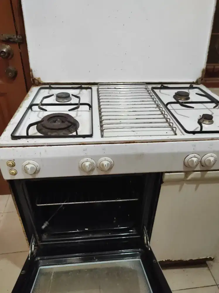 Kompor Gas Ariston 4 tungku