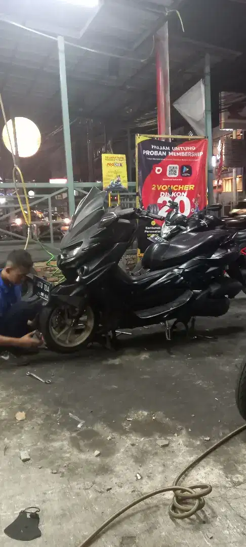 Motor Nmax Predator Hitam Doff