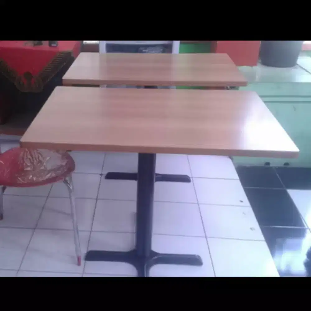 Meja makan Cafe 125 x 60 mulus