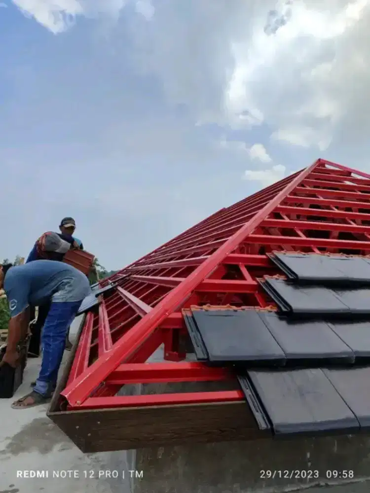 Baja ringan cat rangka atap genteng beton