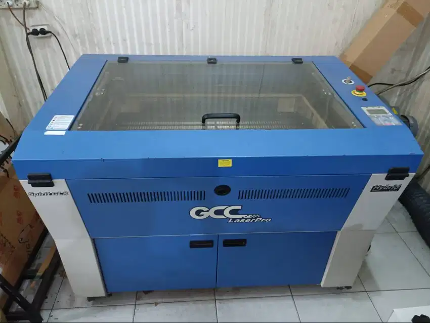 GCC Laser Pro Hybrid 80watt Mesin Cutting & Engraving CO2 & Fiber