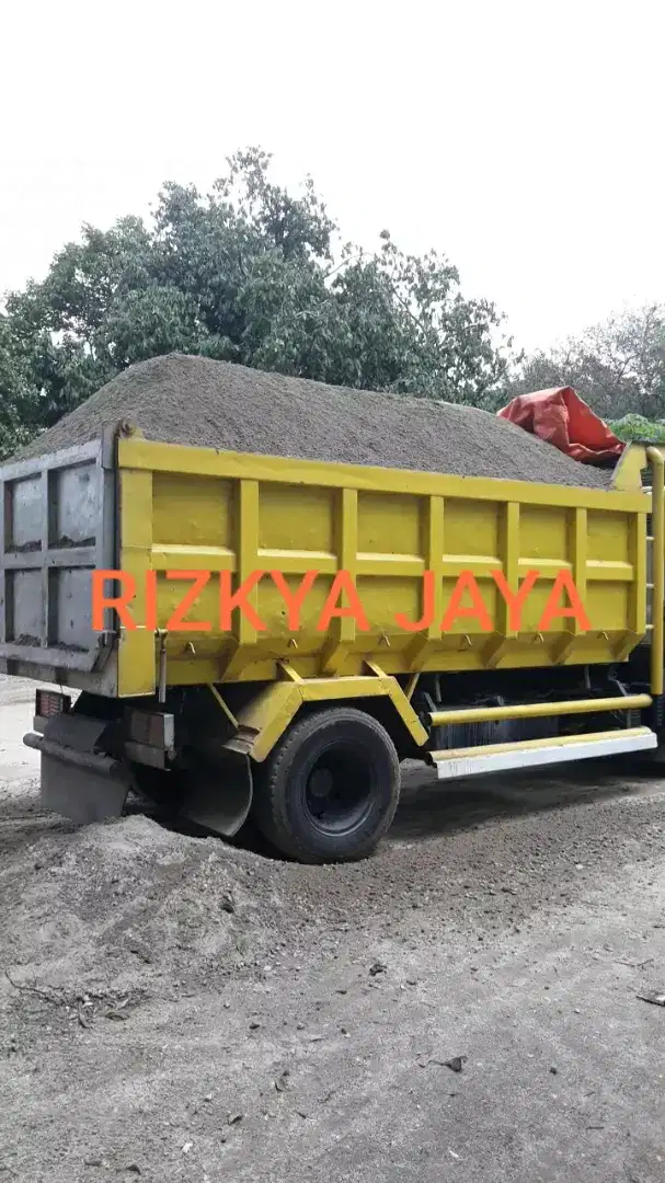 Jual pasir isi 7 m³ full padat.