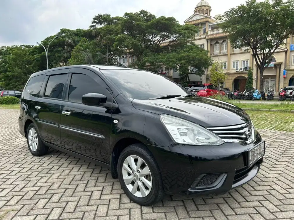 Nissan Grand Livina Sv Automatic Istimewa Mobil Bekas