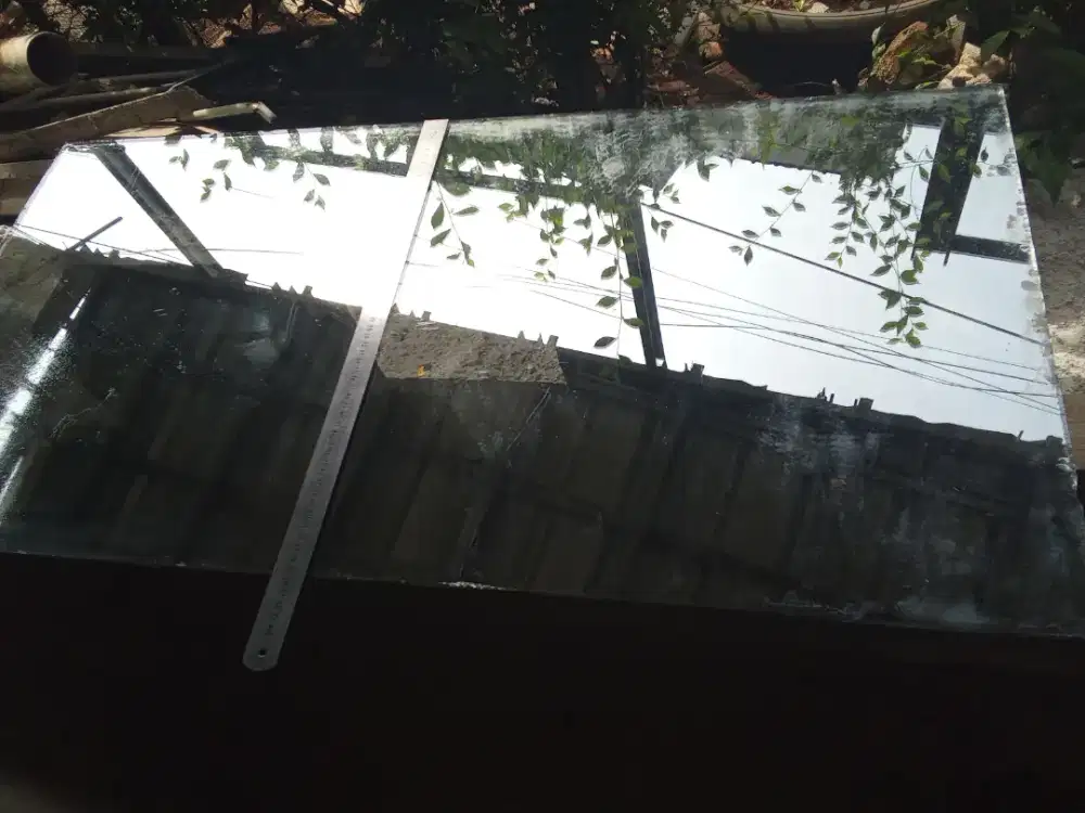 Kaca Tebal - Kaca Tipis