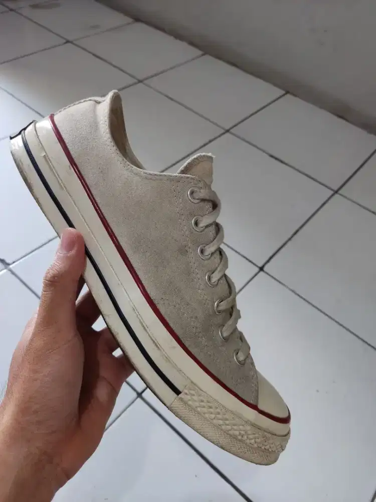 Sepatu best sale converse cream