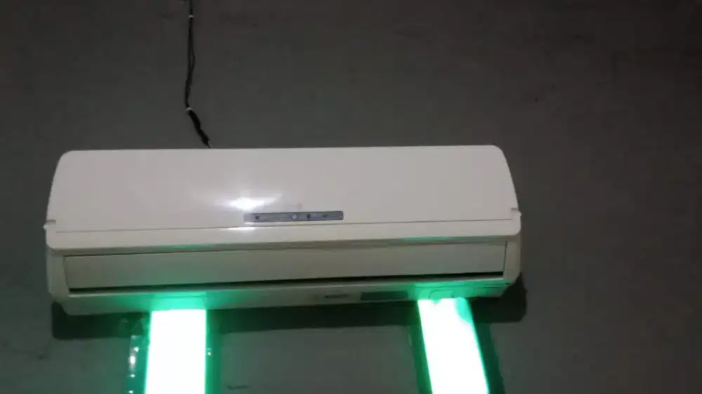 Service AC bergaransi.