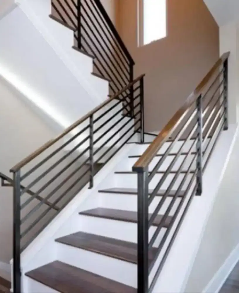 Reling tangga dan balkon