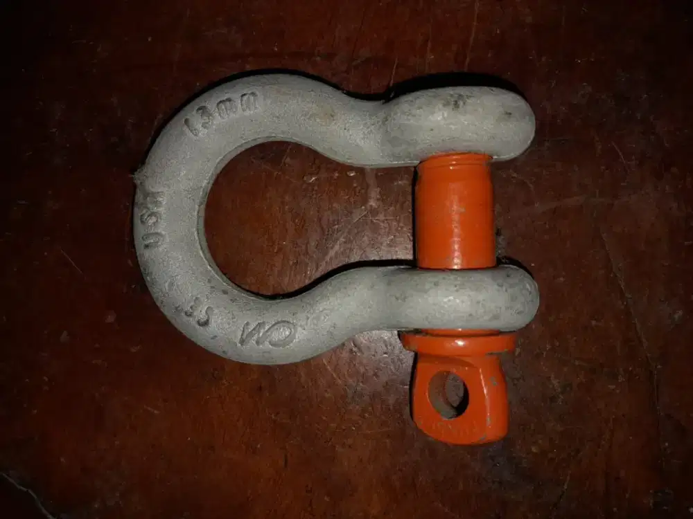 Shackle Omega Screw Pin Cap. 3 Ton size 1/2 inch