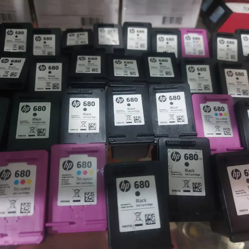 Di cari tinta cartridge hp 682 hp 680 hp 678 hp 704 hp 802 kosongan