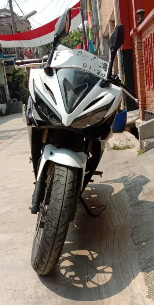 Jual cepat motor CBR 150R tahun 2018