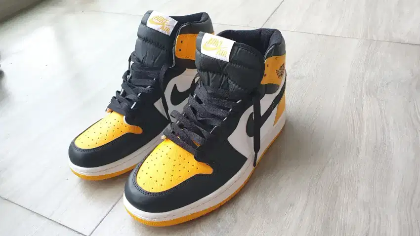 Nike Air Jordan 1 High OG Yellow Taxi Like New