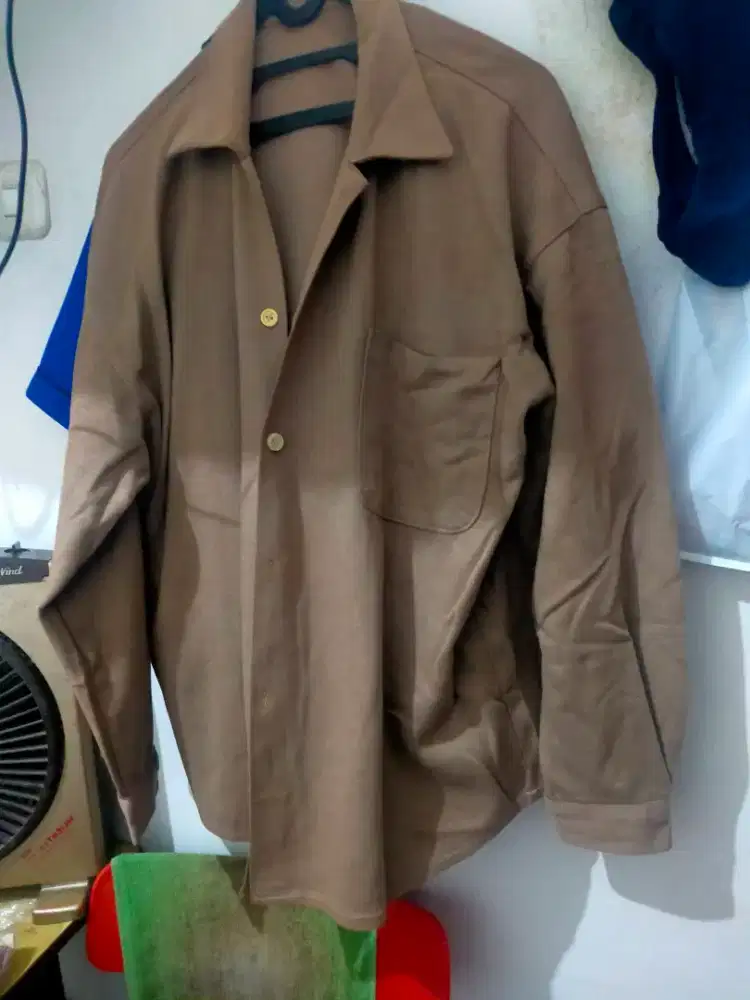 Kemeja lengan panjang warna coklat
