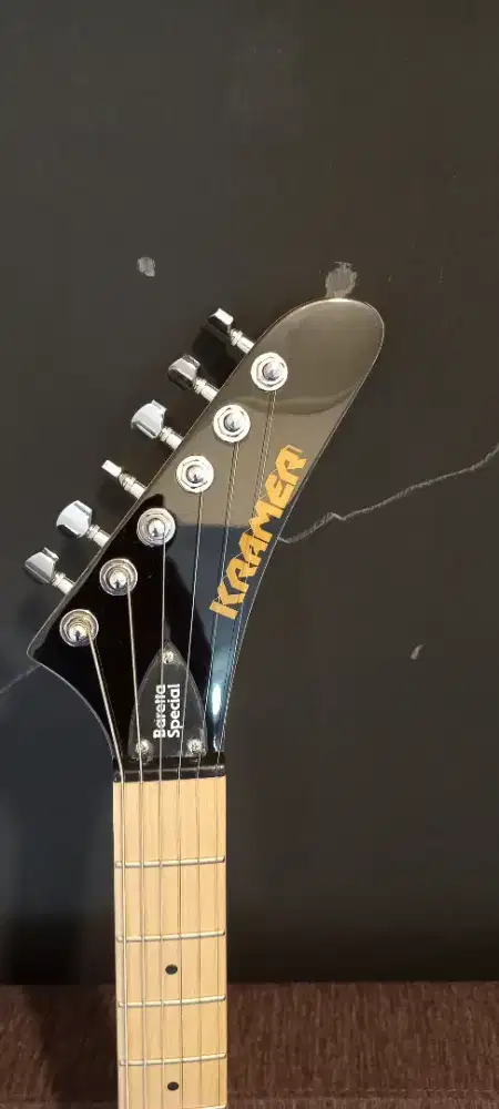 Gitar kramer baretta special