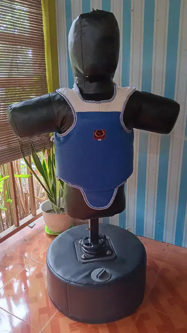 Standing samsak Dummy