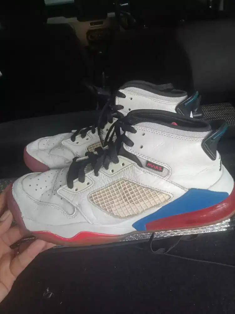 NIKE JORDAN MARS 270 SIZE 42.5