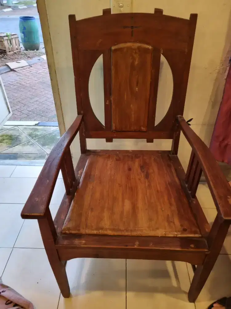 Kursi Jati 70 Tahun Portugis